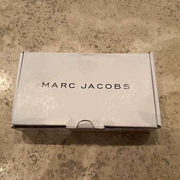 New Marc Jacobs Black Leather Wallet with Silver Hardware - Picture 9 of 9
